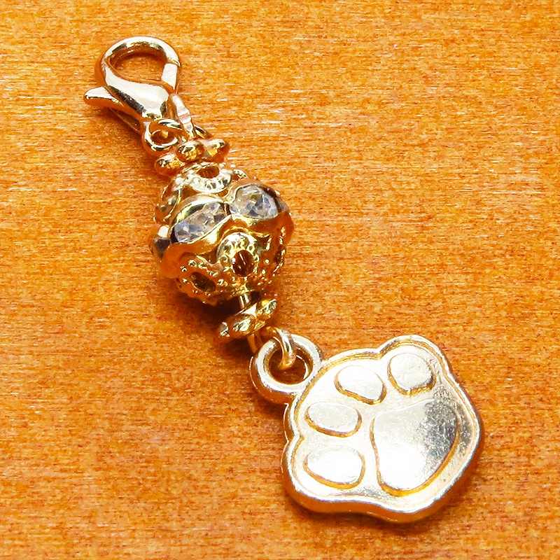 スマホ・マスクチャーム マットゴールド 肉球とメタルビーズのチャーム 猫 犬 金具変更可 ジャックピン追加可能