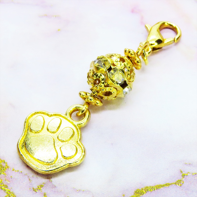 スマホ・マスクチャーム マットゴールド 肉球とメタルビーズのチャーム 猫 犬 金具変更可 ジャックピン追加可能