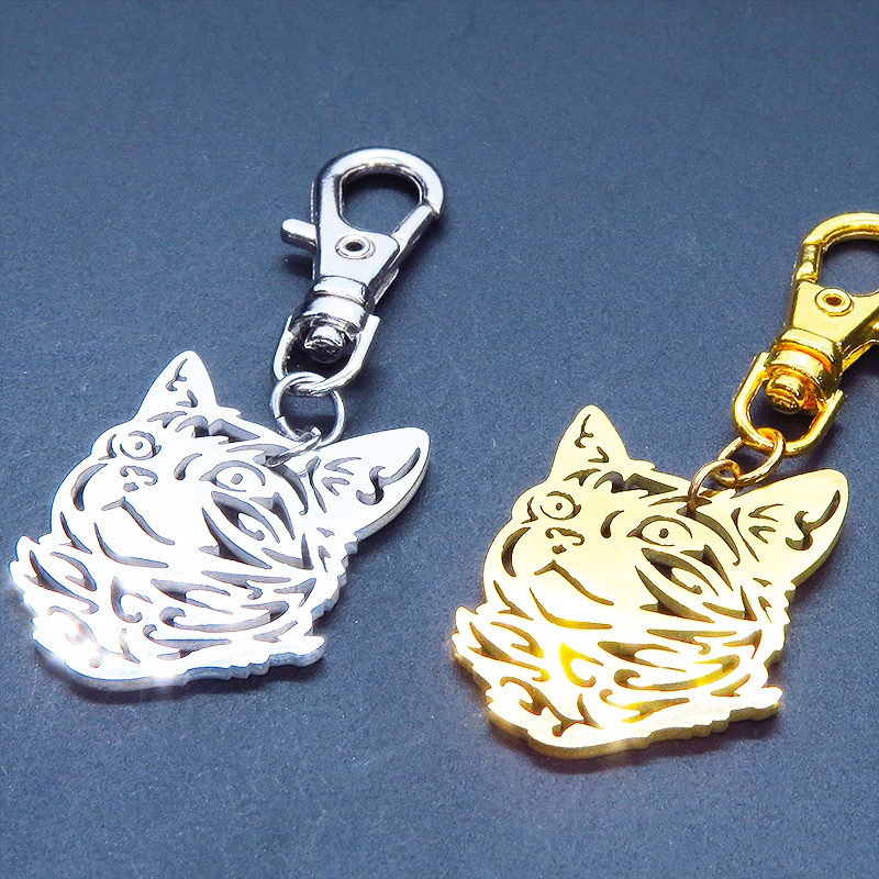 【再販×4】シルバーカラー リアルな猫フェイスモチーフのキーホルダー ダイカット ステンレス メンズ レディース 金具変更可