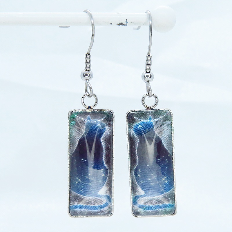 星を見上げる猫 ステンレス製タグプレート型ガラスカボションピアス シルバーカラー サージカル可