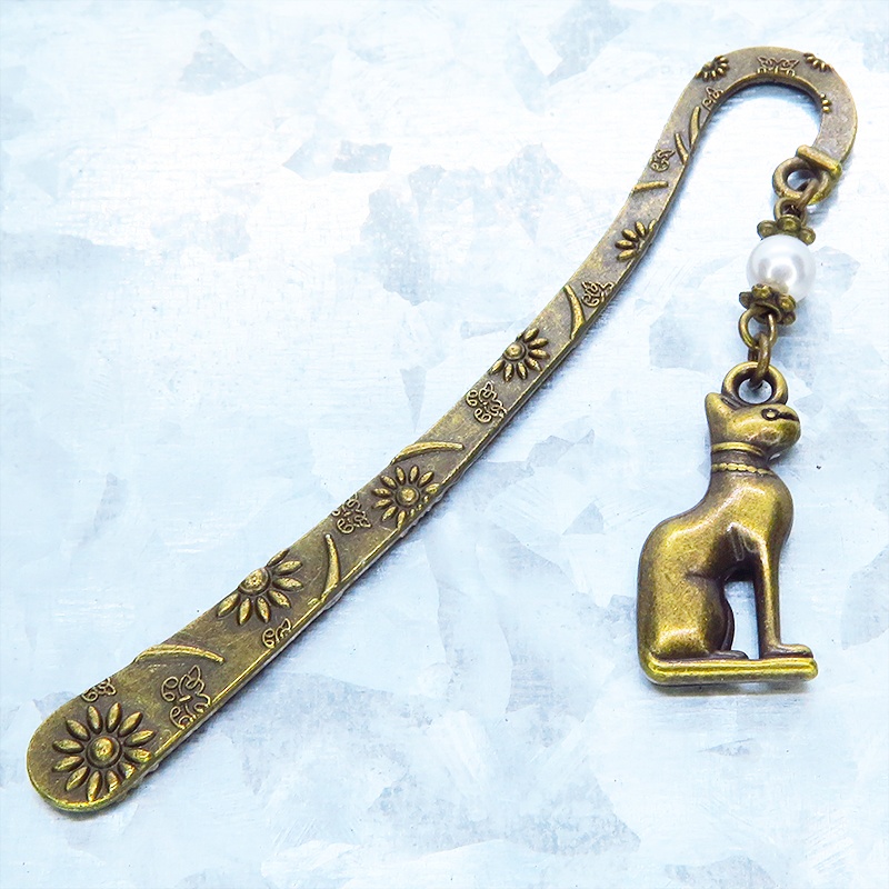 アンティークゴールド 猫の神様バステトとスワロフスキーパール(クリスタルホワイト)を組合せたブックマーカー 栞