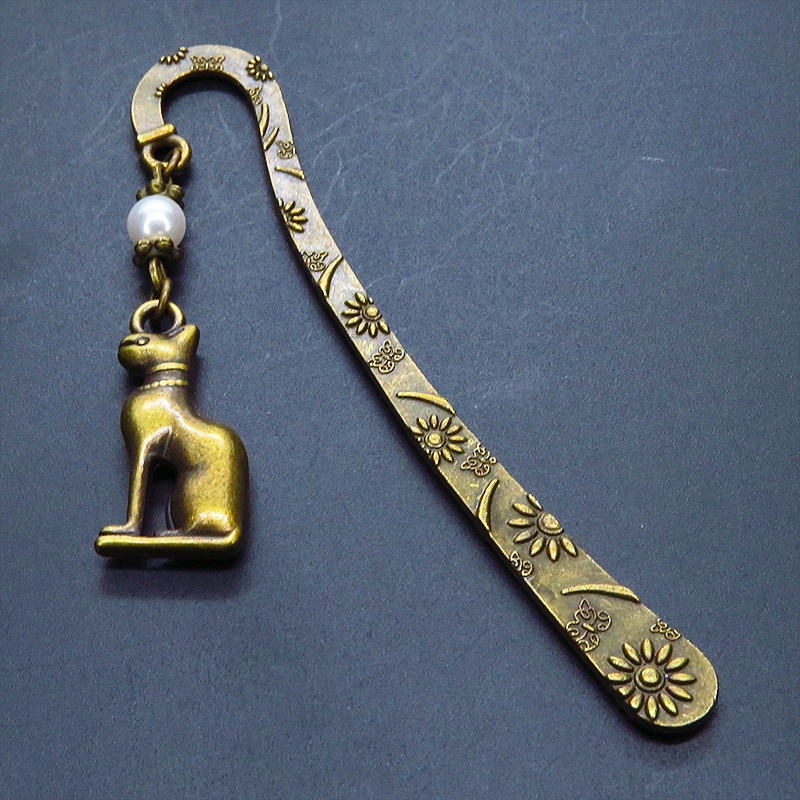 アンティークゴールド 猫の神様バステトとスワロフスキーパール(クリスタルホワイト)を組合せたブックマーカー 栞