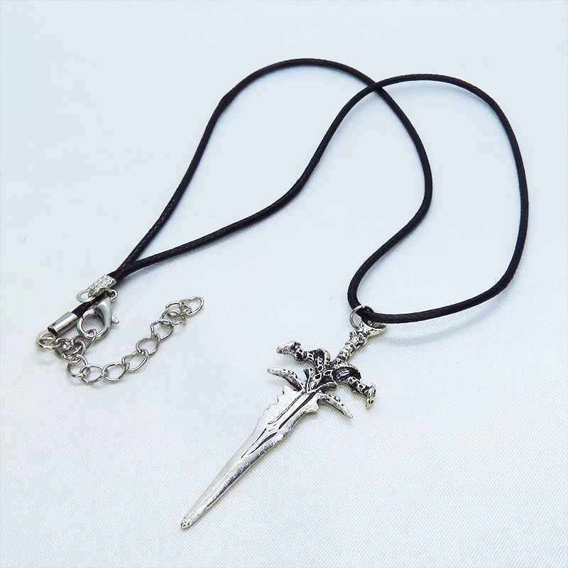 アンティークシルバー 魔剣モチーフのレザーネックレス ソード 剣 カオティック フェイクレザー ゴシック 革紐 アジャスター付