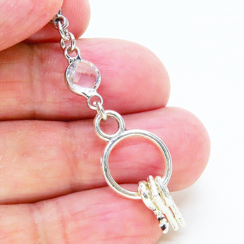 マスク・スマホチャーム アンティークシルバー 複数の鍵を吊るしたコンパクトなチャーム ラインストーン 鍵束ピアス ジャックピン追加可