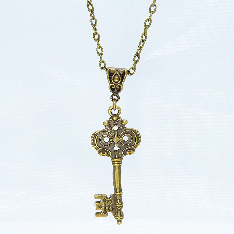 アンティークゴールド デザインキー(鍵)チャームのペンダント・ネックレス ゆったりサイズ アジャスター追加可