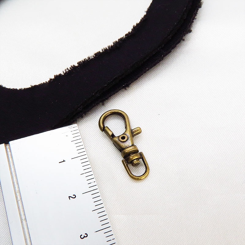 マスク・スマホチャーム アンティークゴールド フェザーとメタルビーズを組合せたチャーム 金具変更可 ジャックピン追加可