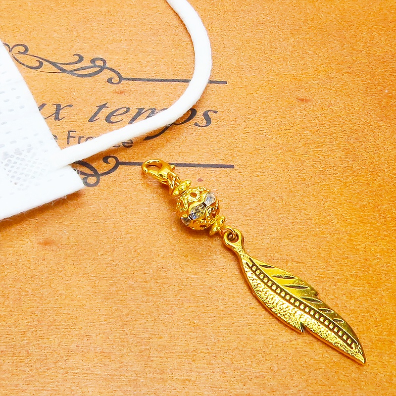 マスク・スマホチャーム ゴールドカラー フェザーとメタルビーズを組合せたチャーム 金具変更可 ジャックピン追加可