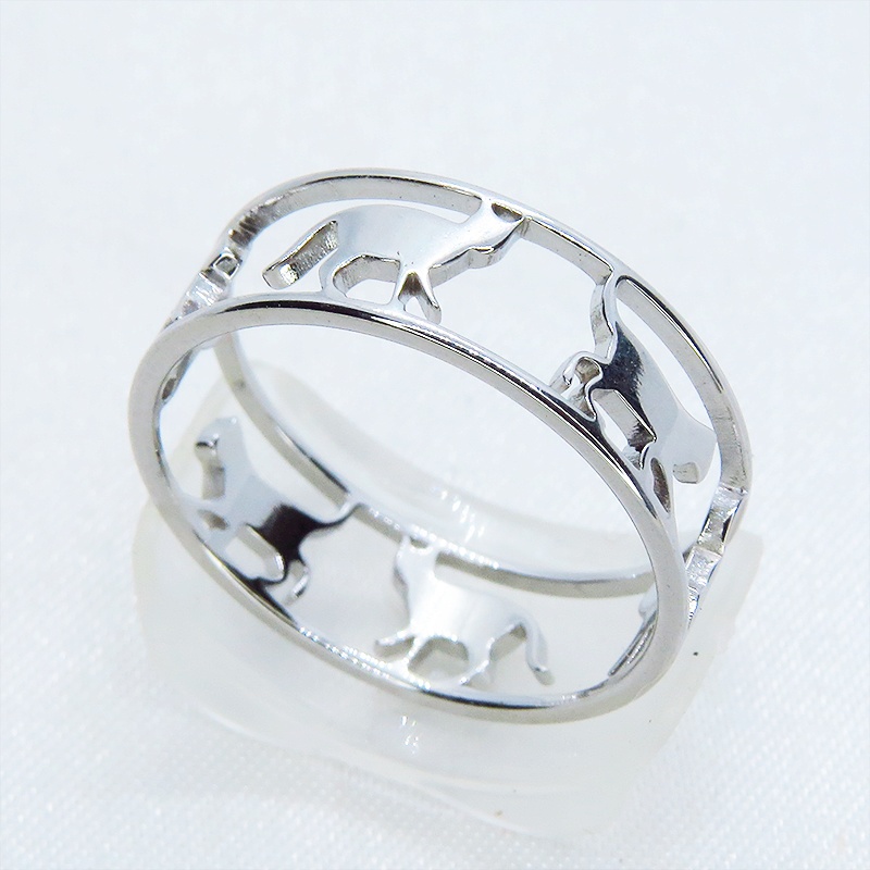 【再販×6】シルバーカラー ステンレス製 歩く猫シルエットが連なる大人可愛いリング 繊細 16号