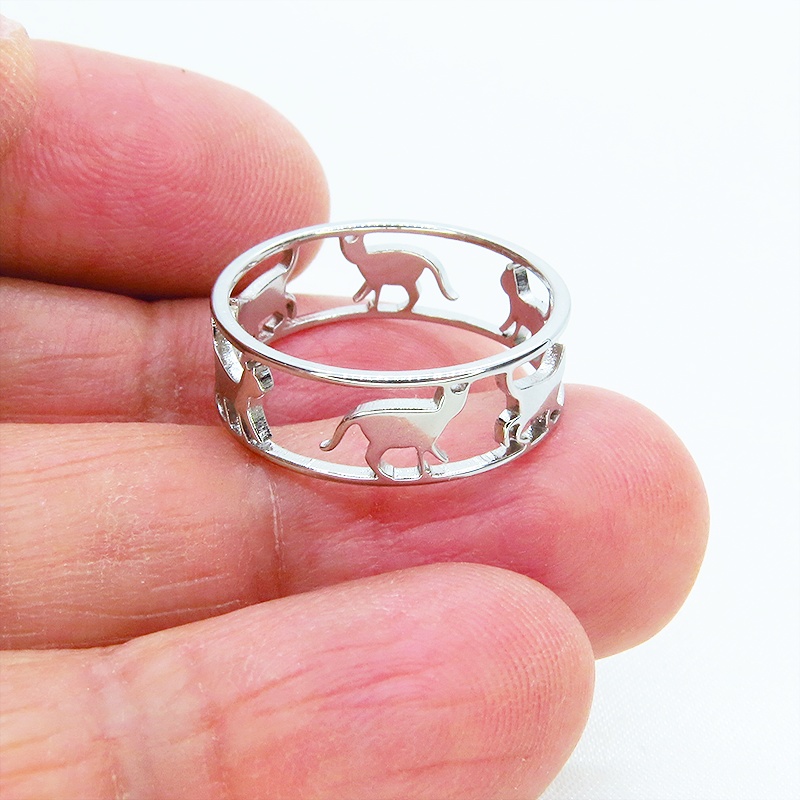 【再販×6】シルバーカラー ステンレス製 歩く猫シルエットが連なる大人可愛いリング 繊細 16号