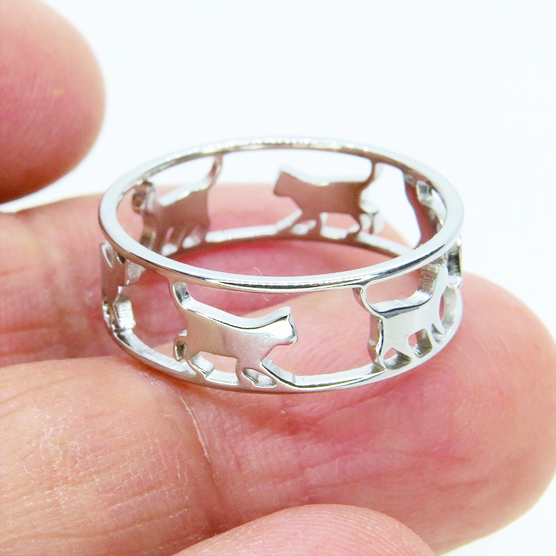 【再販×6】シルバーカラー ステンレス製 歩く猫シルエットが連なる大人可愛いリング 繊細 16号