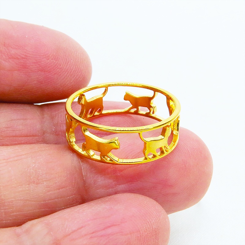 【再販×3】ゴールドカラー ステンレス製 歩く猫シルエットが連なる大人可愛いリング 繊細 16号