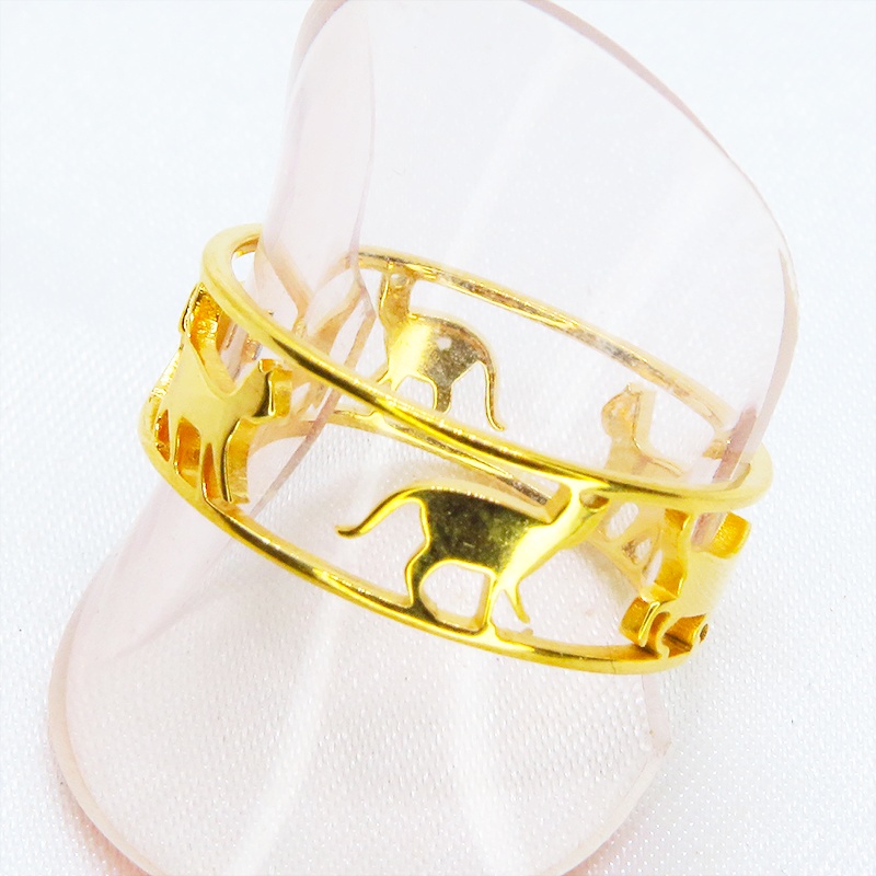 【再販×3】ゴールドカラー ステンレス製 歩く猫シルエットが連なる大人可愛いリング 繊細 16号