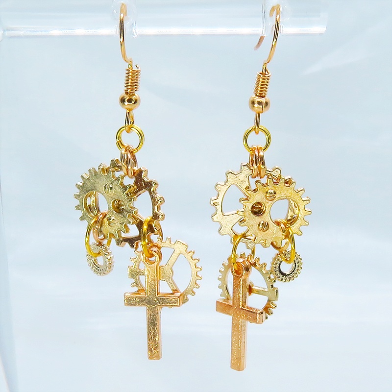 マットゴールド ロザリオ(十字架)と歯車を組合せたコンパクトなピアス スチームパンク風 コンパクト