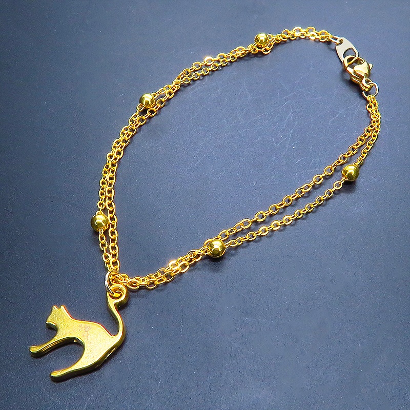 マットゴールド 跳ね猫モチーフのダブルチェーンブレスレット ビーズ付チェーン アジャスター可