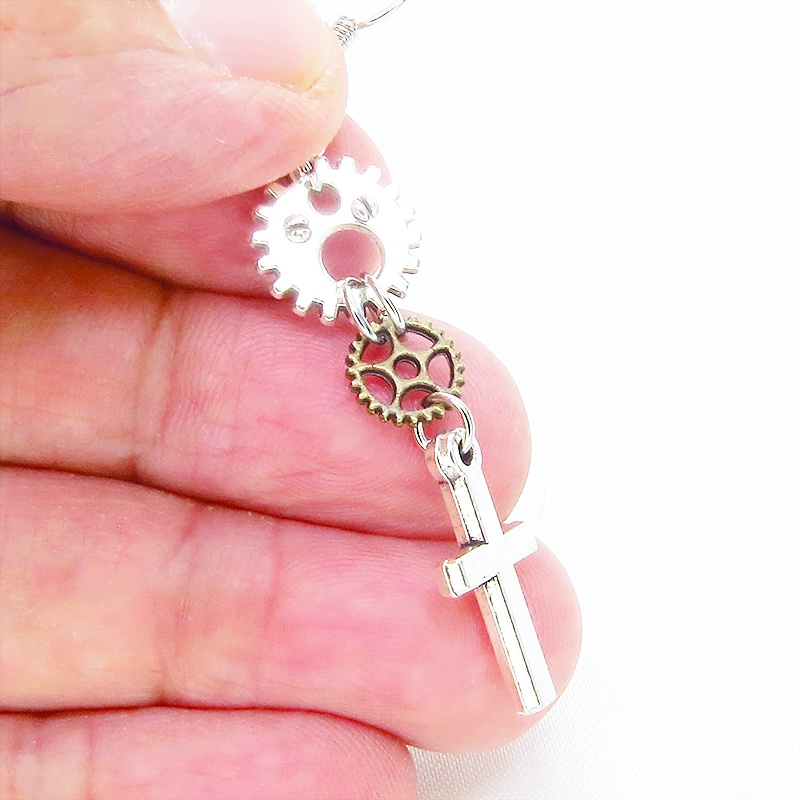 アンティークシルバー ロザリオと歯車を組合せたコンパクトなピアス スチームパンク風 サージカル可