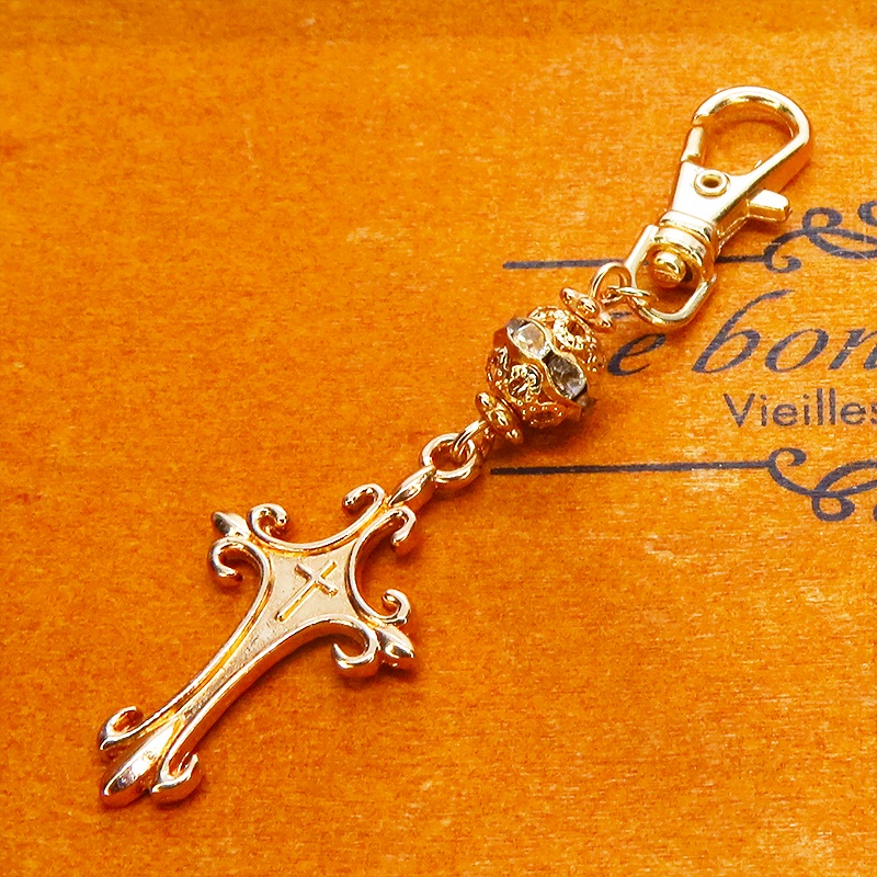 マットゴールド ゴシック調ロザリオとメタルビーズを組合せたキーホルダー バッグチャーム ファスナーチャーム 金具変更可
