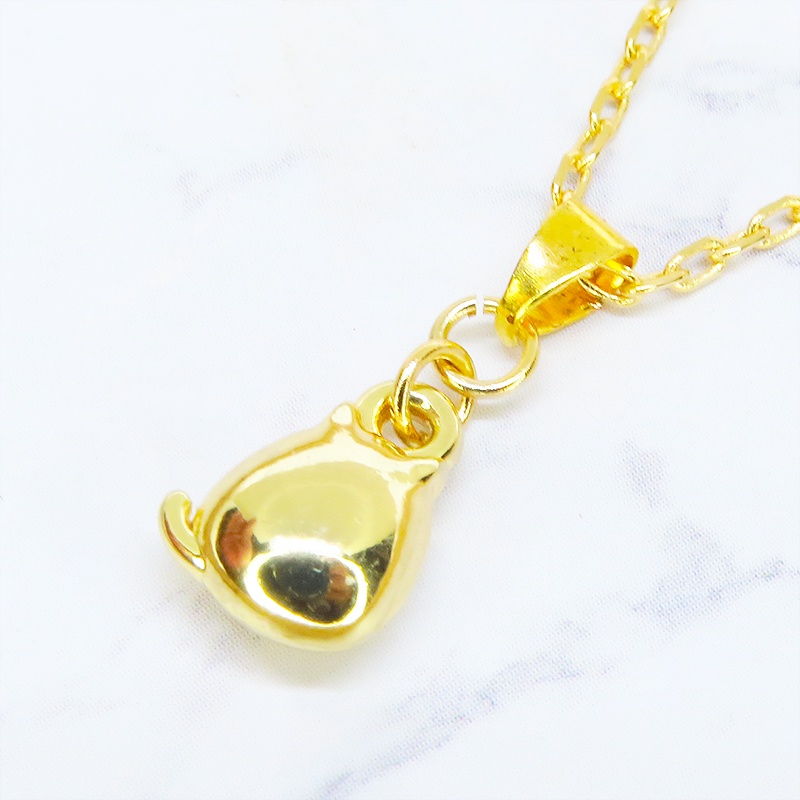 ゴールドカラー ぷっくり可愛い猫のチャームのシンプルなネックレス 長さ変更可 ステンレス変更可