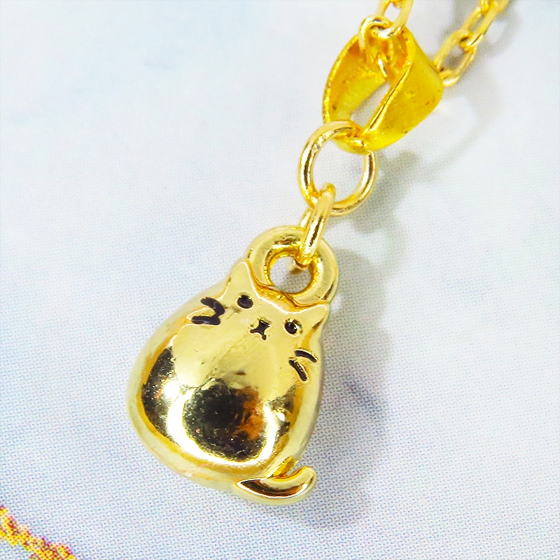 ゴールドカラー ぷっくり可愛い猫のチャームのシンプルなネックレス 長さ変更可 ステンレス変更可