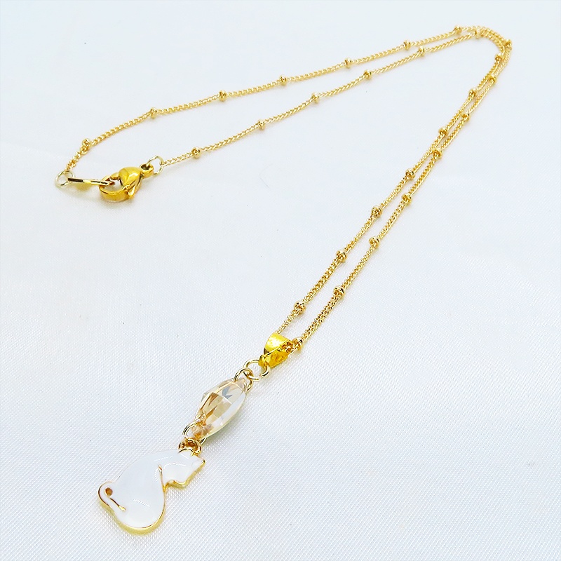 ゴールドカラー 振り返りシルエットの白猫モチーフとスワロフスキー・クリスタルのネックレス 長さ変更可 アジャスター可
