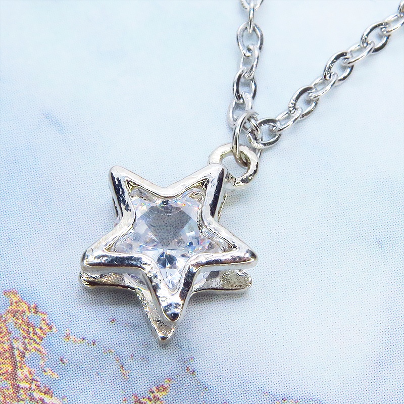 シルバーカラーの星型(スター)フレームにキュービックジルコニアをプラスしたコンパクトなネックレス ステンレスチェーン 長さ変更可 アジャスター可