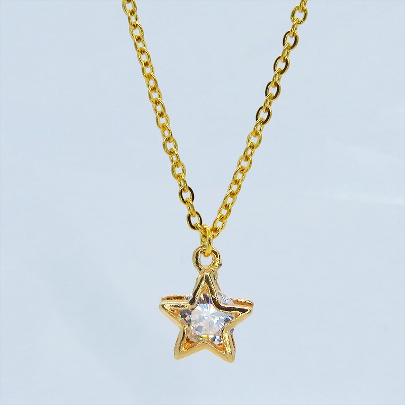 マットゴールドの星型(スター)フレームにキュービックジルコニアをプラスしたコンパクトなネックレス ステンレスチェーン 長さ変更可 アジャスター可