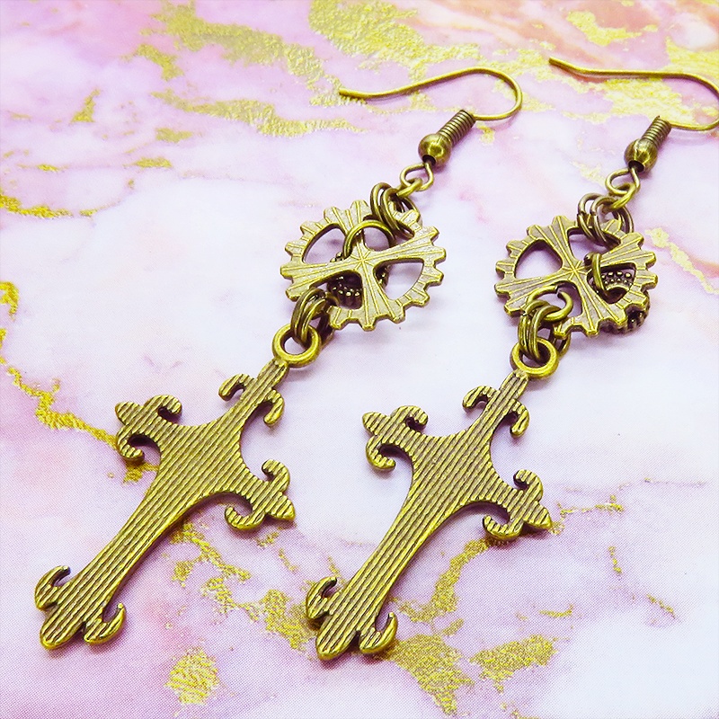 アンティークゴールド ゴシック調ロザリオ(十字架)と歯車モチーフを組合せたピアス スチームパンク風