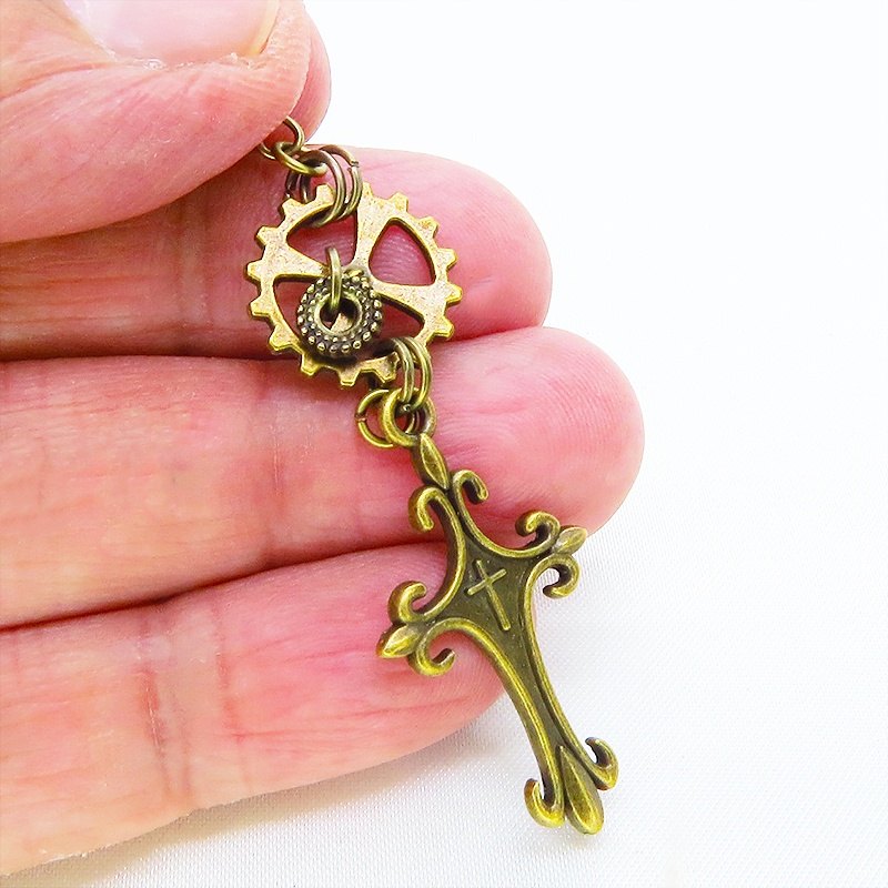 アンティークゴールド ゴシック調ロザリオ(十字架)と歯車モチーフを組合せたピアス スチームパンク風