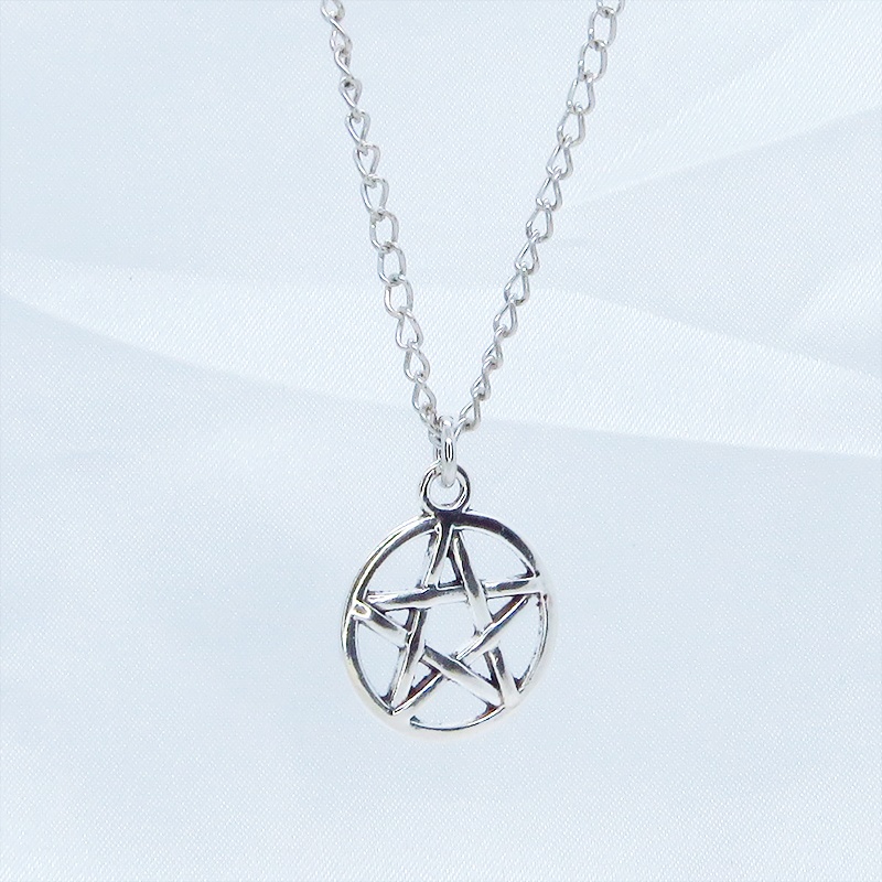アンティークシルバー ペンタグラム(五芒星)のチャームを使ったネックレス 長さ調整可 アジャスター可