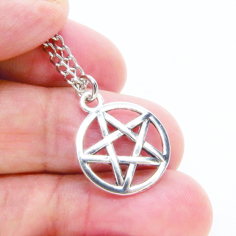 アンティークシルバー ペンタグラム(五芒星)のチャームを使ったネックレス 長さ調整可 アジャスター可