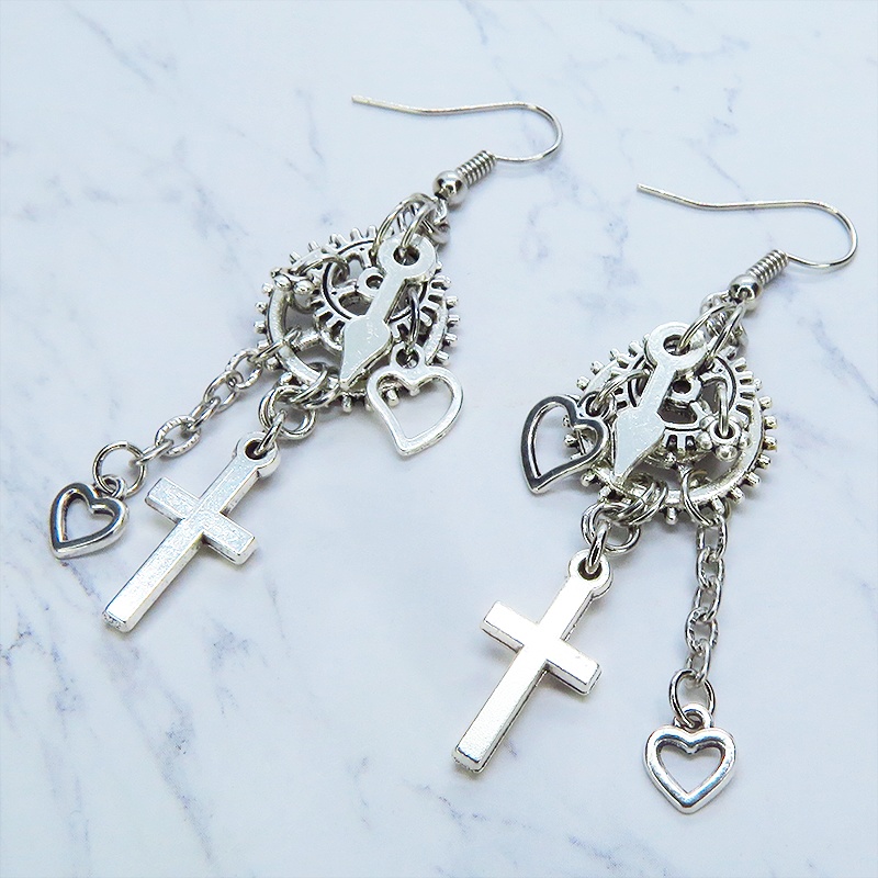 アンティークシルバー ロザリオ(十字架)と歯車を組合せたスチームパンク風チェーン付きピアス サージカル可