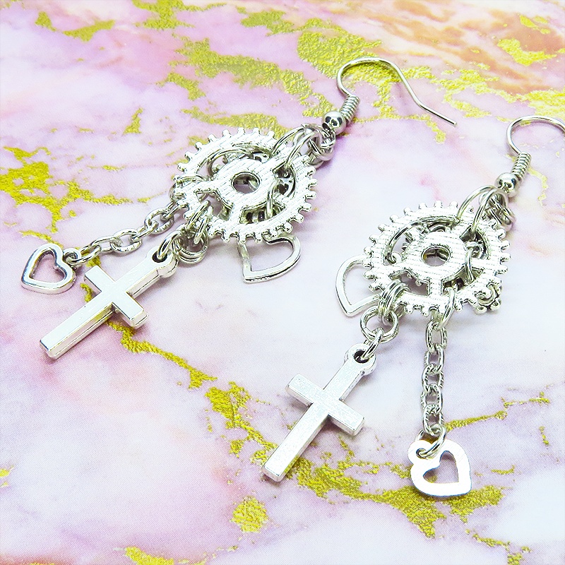 アンティークシルバー ロザリオ(十字架)と歯車を組合せたスチームパンク風チェーン付きピアス サージカル可