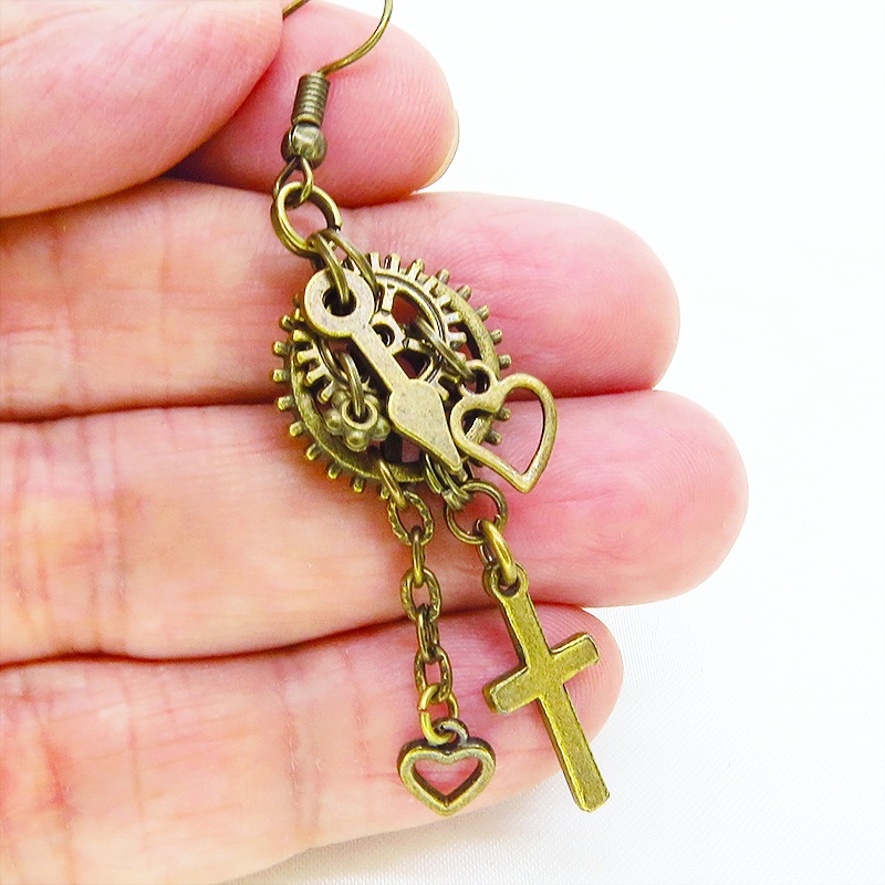 アンティークゴールド ロザリオ(十字架)と歯車を組合せたスチームパンク風チェーン付きピアス