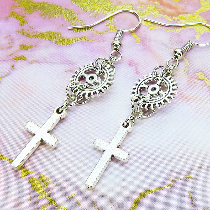 アンティークシルバー ロザリオ(十字架)と歯車を組合せたコンパクトなピアス ラインストーン サージカル可