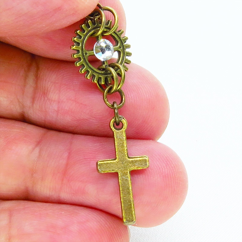 アンティークゴールド ロザリオ(十字架)と歯車を組合せたコンパクトなピアス ラインストーン