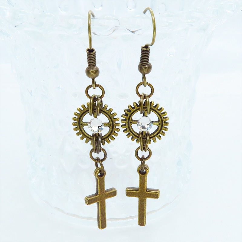 アンティークゴールド ロザリオ(十字架)と歯車を組合せたコンパクトなピアス ラインストーン