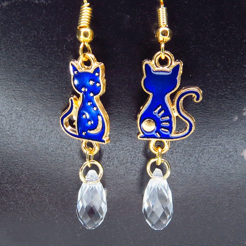 猫とお日様とお星さまと三日月のピアス ティアドロップガラス・クリスタル マットゴールド サージカル可