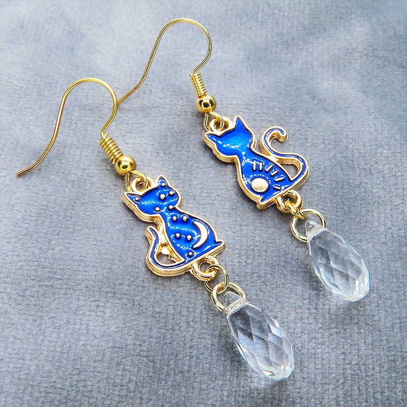 猫とお日様とお星さまと三日月のピアス ティアドロップガラス・クリスタル マットゴールド サージカル可