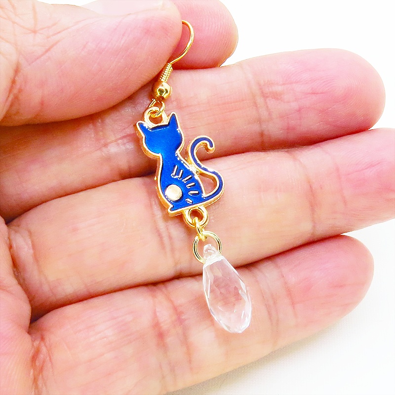 猫とお日様とお星さまと三日月のピアス ティアドロップガラス・クリスタル マットゴールド サージカル可