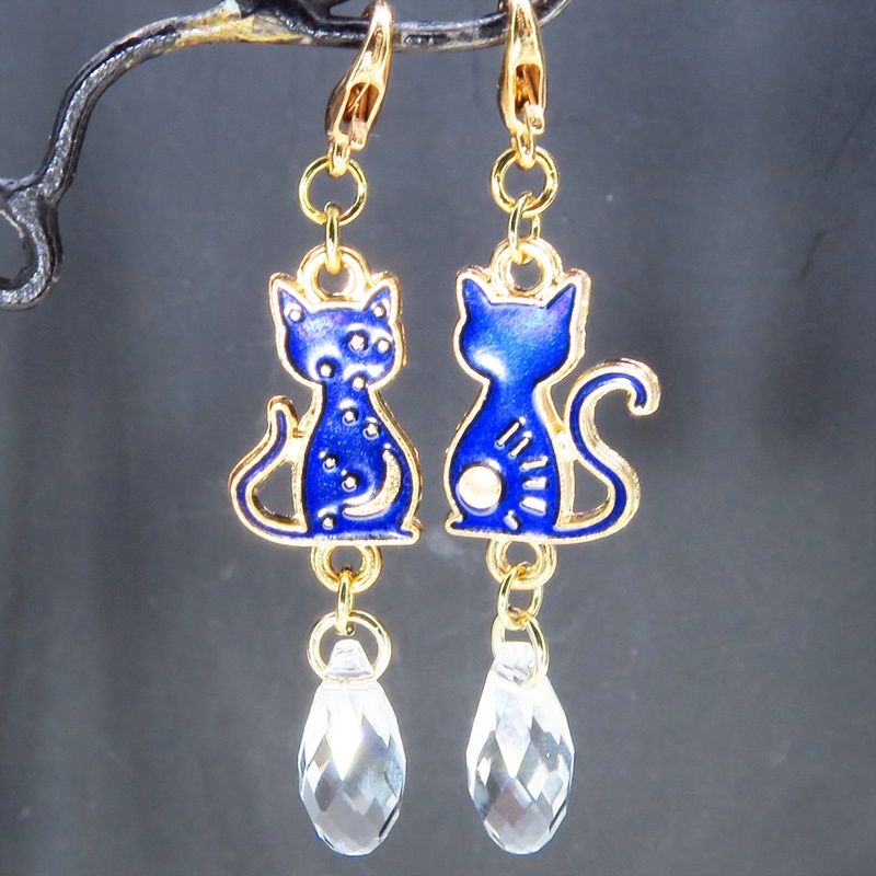 マスク・スマホチャーム 猫とお日様とお星さまと三日月のチャーム ティアドロップ ガラス・クリスタル 金具変更可 セット可