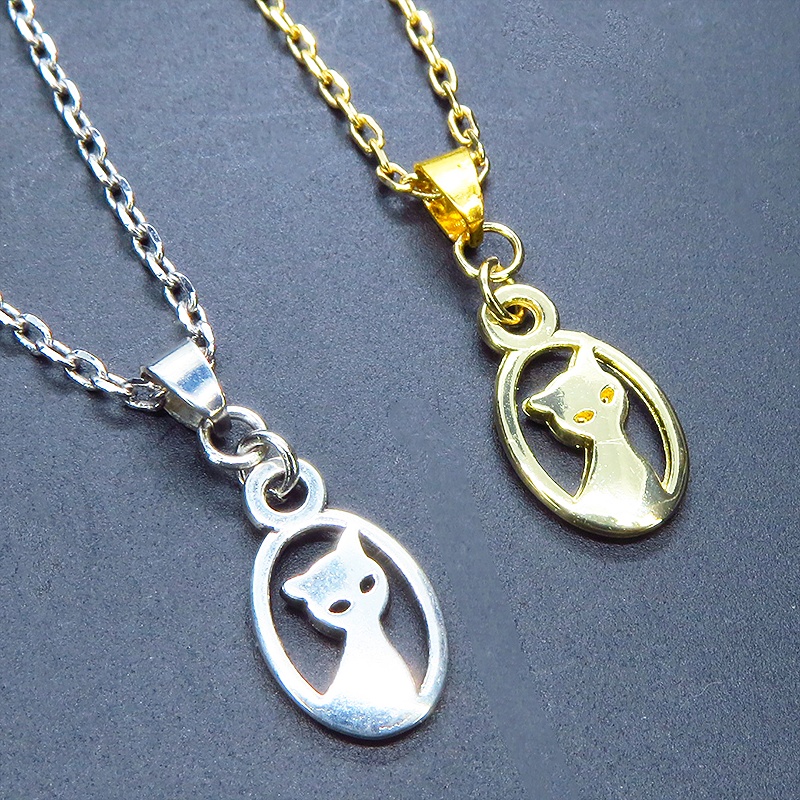 ゴールドカラー 猫シルエットモチーフを使ったコンパクトでシンプルな可愛いネックレス 長さ調整可 アジャスター可