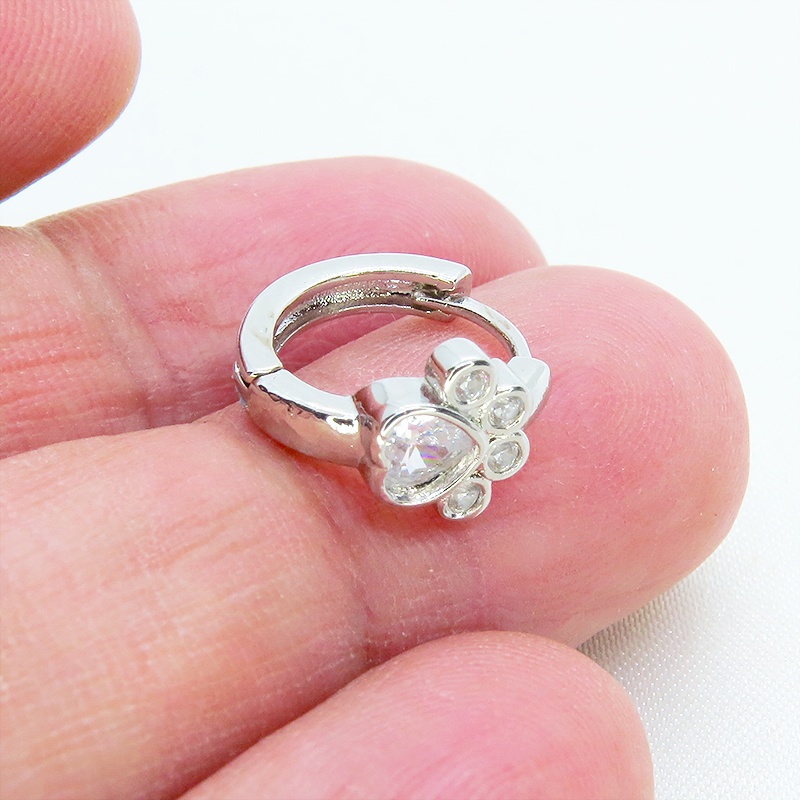 【再々販】シルバー925 クリアなジルコンが輝く肉球モチーフのフープピアス リングピアス 猫 犬