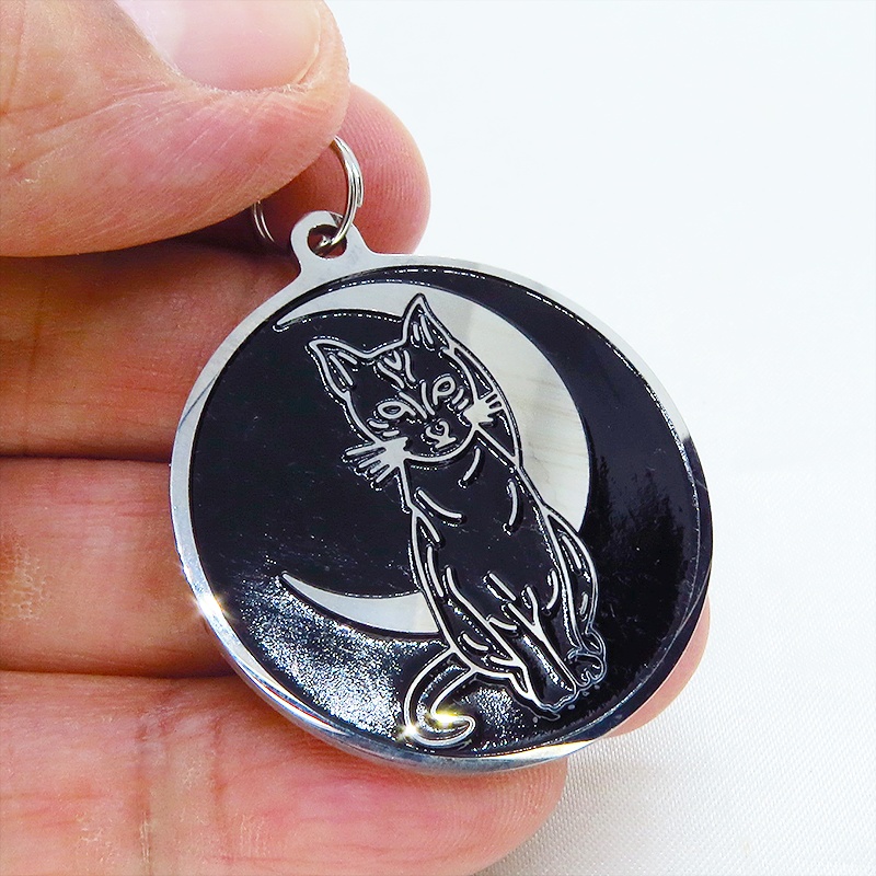 ステンレス製 シルバーカラー 黒猫と三日月のラウンドチャーム バッグチャーム ファスナーチャーム エナメル 金具変更可