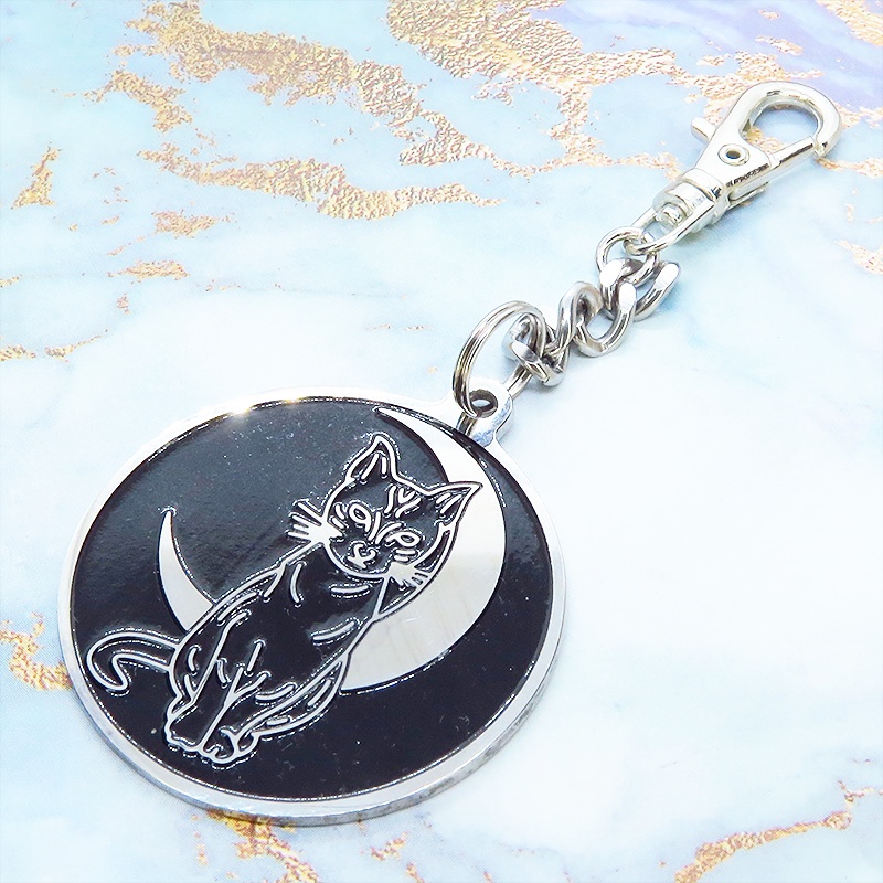 ステンレス製 シルバーカラー 黒猫と三日月のラウンドチャーム バッグチャーム ファスナーチャーム エナメル 金具変更可