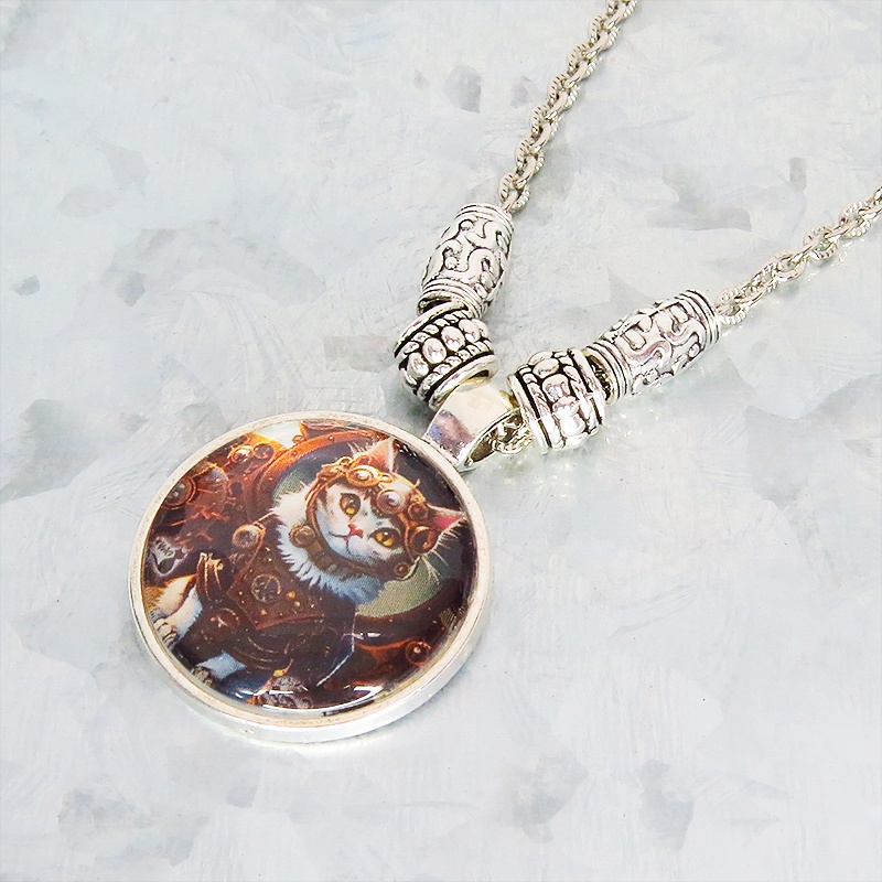 猫とスチームパンクなカボションガラスネックレス 零型アンティークシルバー仕様 長さ調整可 アジャスター可
