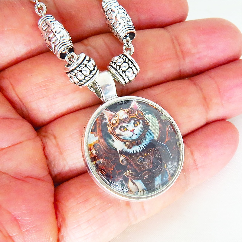 猫とスチームパンクなカボションガラスネックレス 零型アンティークシルバー仕様 長さ調整可 アジャスター可
