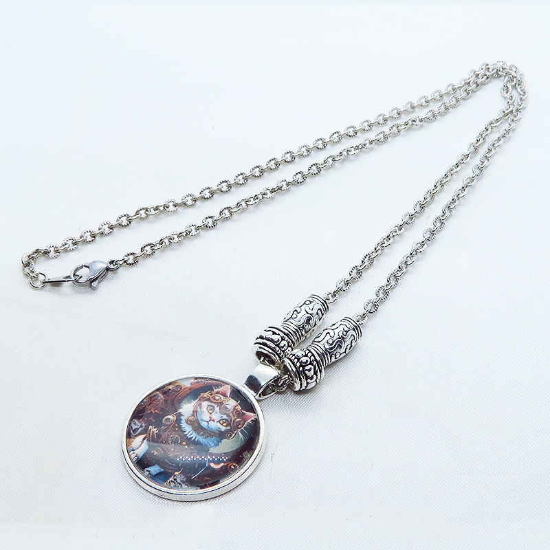 猫とスチームパンクなカボションガラスネックレス 零型アンティークシルバー仕様 長さ調整可 アジャスター可