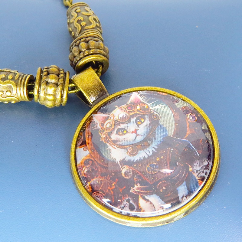 猫とスチームパンクなカボションガラスネックレス 零型アンティークゴールド仕様 長さ調整可 アジャスター可