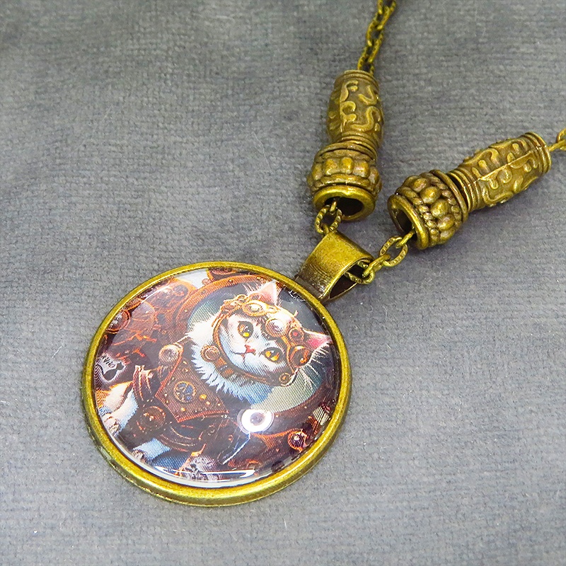 猫とスチームパンクなカボションガラスネックレス 零型アンティークゴールド仕様 長さ調整可 アジャスター可