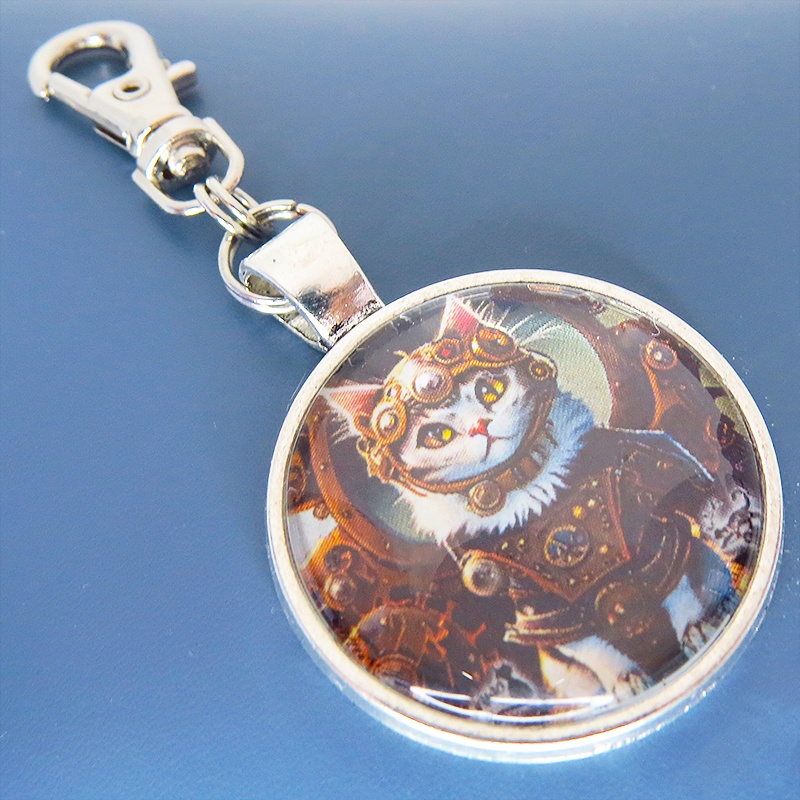 猫とスチームパンクなカボションガラスキーホルダー 零型アンティークシルバー仕様 金具変更可 バッグチャーム