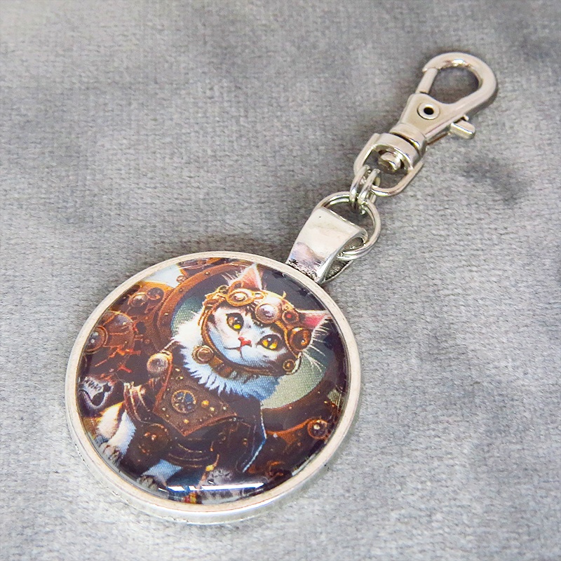 猫とスチームパンクなカボションガラスキーホルダー 零型アンティークシルバー仕様 金具変更可 バッグチャーム
